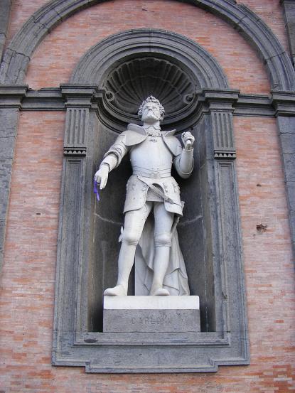 Napoli, Palazzo Reale - Statua di Carlo IV volgarmente conosciuto come Carlo V